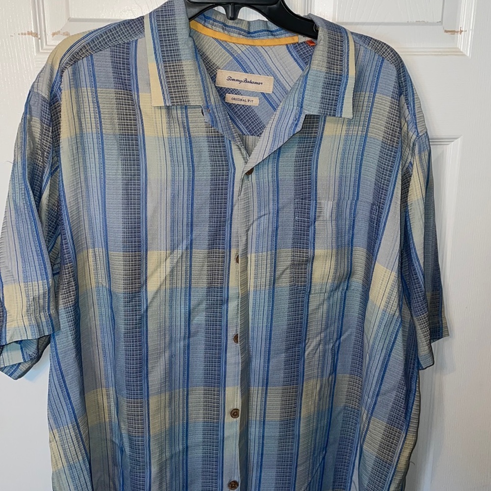 Tommy Bahama 100% silk, original fit button down